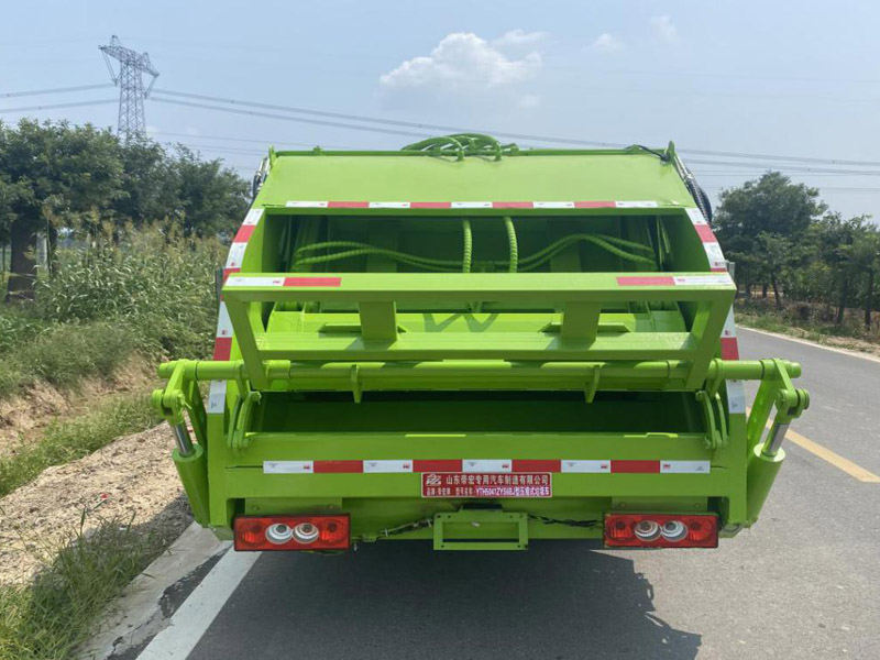福田4立方藍(lán)牌壓縮式垃圾車(chē)
